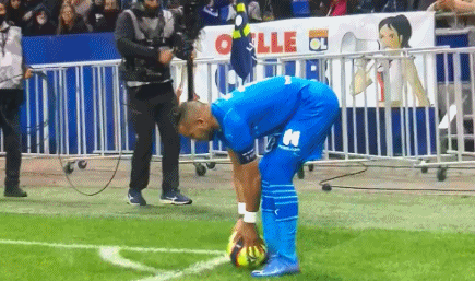 1-1！曼联又栽了：阿莫林打倒数第3连换4防守球员 5轮1胜跌至第8