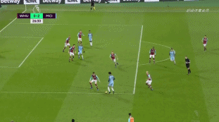 拉拉维亚晒照庆祝客场之旅结束